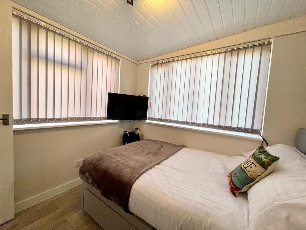 Blakes Beach House Humberston Fitties Екстериор снимка